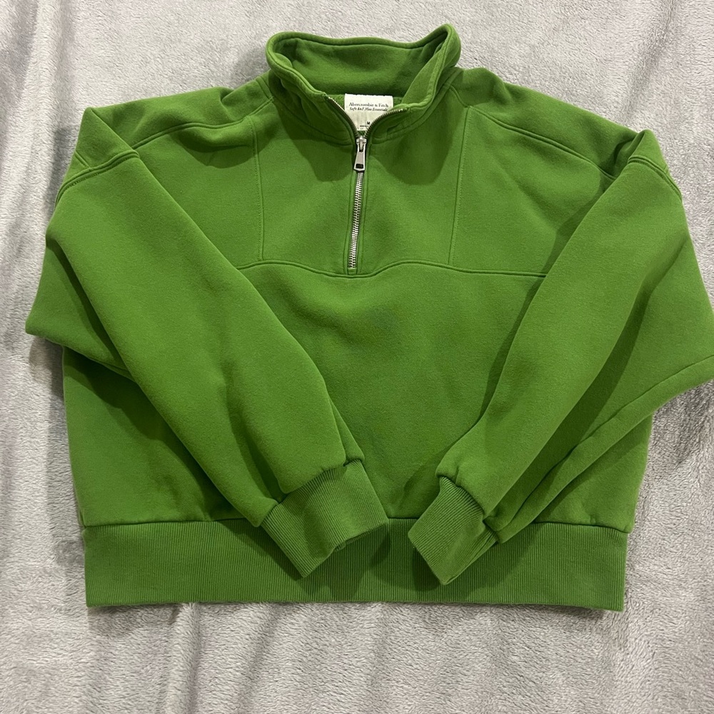 Abercrombie essential Sundays cropped half zip